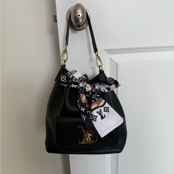 Louis Vuitton Black Leather Women's Bag - Picture 7 of 14